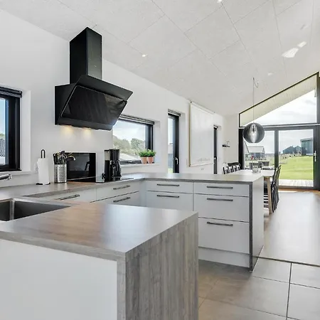 Casa vacanze Cozy In With Kitchen